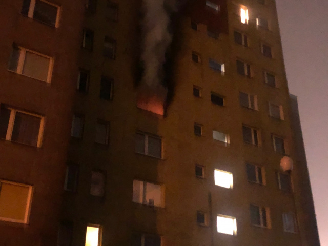 Tragiczny pożar mieszkania na osiedlu AK w Opolu. Strażacy informują o trzech ofiarach śmiertelnych