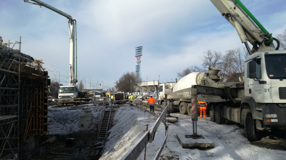 Budowlańcy wylali 530 metrów sześciennych na konstrukcję tunelu w rejonie dworca Opole Wschodnie [fot.P.Wójtowicz]