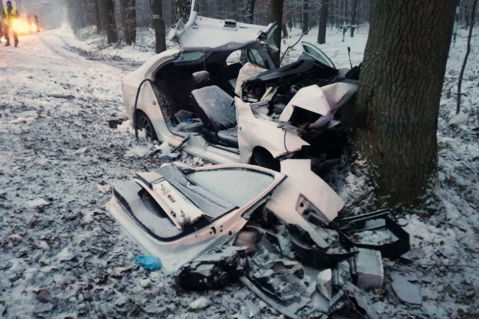Tragiczny wypadek pod Kotulinem. Nie żyje 2 mieszkańców powiatu strzeleckiego [fot. policja Gliwice]