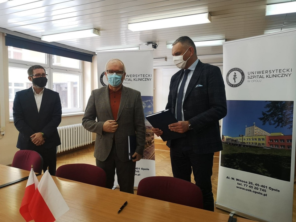 Podpisanie umowy na budowę Centrum Badań i Innowacji w Chorobach Cywilizacyjnych w USK w Opolu [fot. Katarzyna Doros]