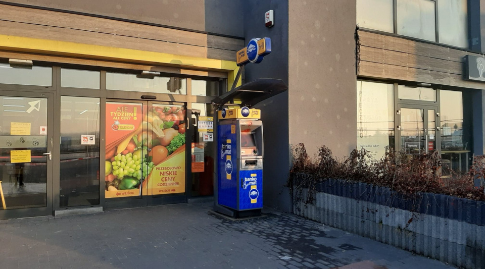 zniszczony bankomat w Zawadzie foto: M.Chałupnik