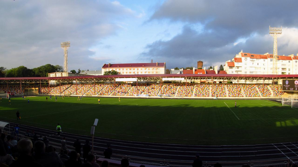 Stadion Miejski w Tarnopolu [fot. Altukhovs / CC BY-SA 3.0]