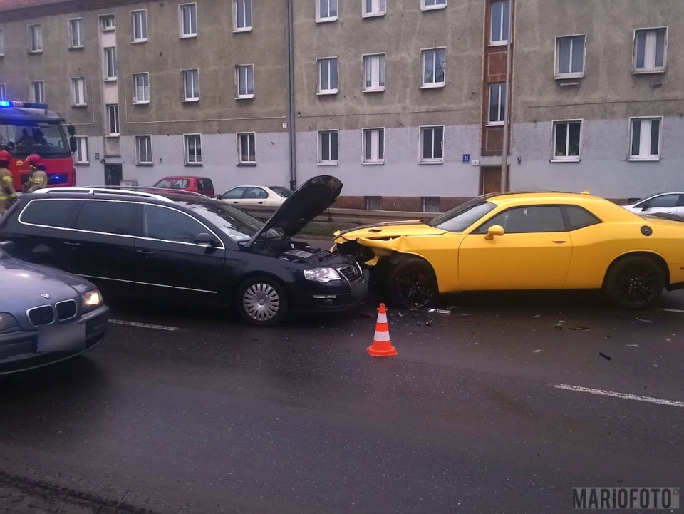 Wypadek na ulicy Nysy Łużyckiej w Opolu [fot. MARIO]