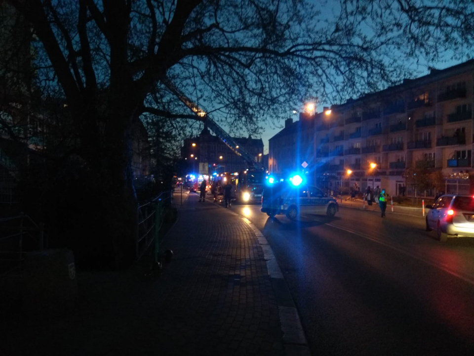 Pożar w bloku przy Placu Piłsudskiego w Opolu [fot. Sławomir Oblicki]