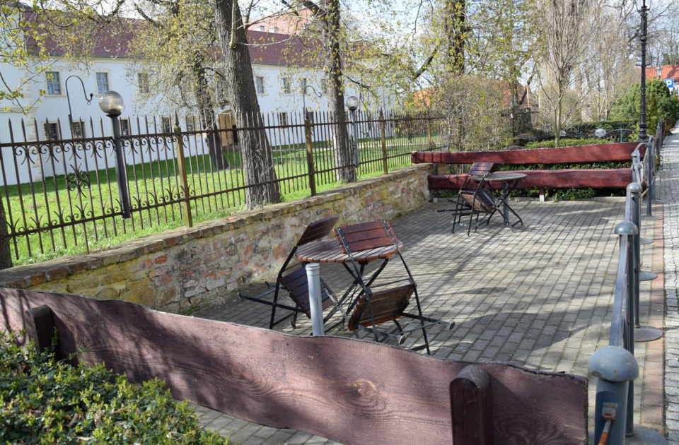 Symboliczne opłaty dla właścicieli ogródków gastronomicznych w Prudniku - [fot: gmina Głogówek]
