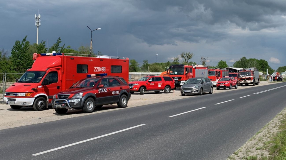 Strażacy wciąż pracują na skłądowisku w Skarbimierzu [fot. Daniel Klimczak]