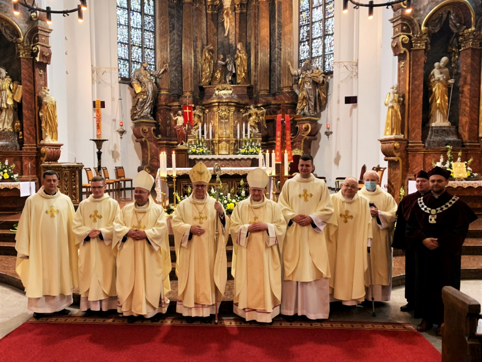 Święcenia kapłańskie w katedrze opolskiej [fot. Paweł Konieczny]