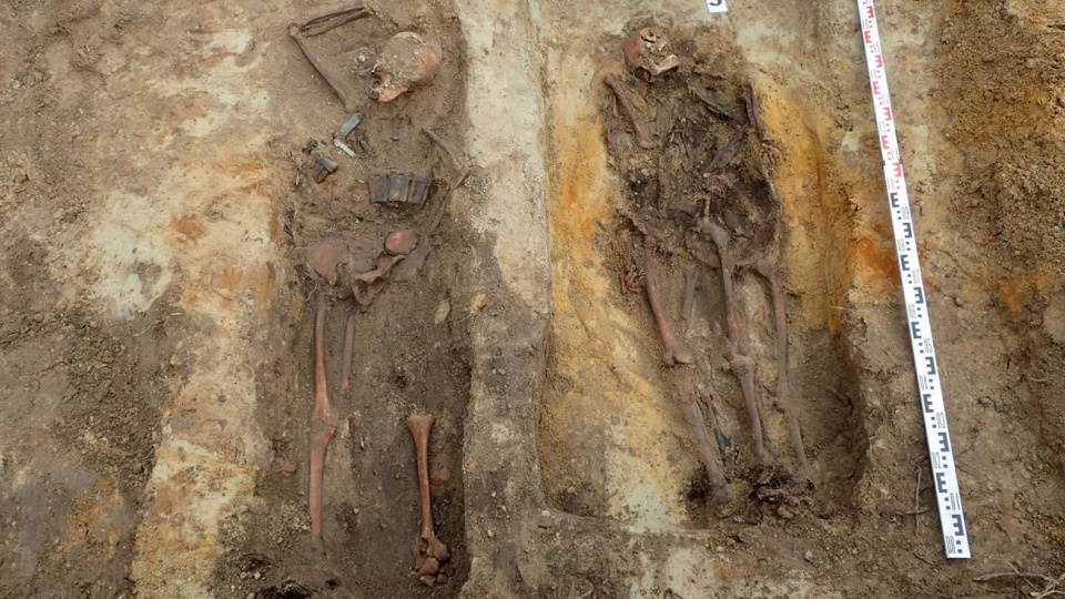 Prace ekshumacyjne na cmentarzu w Prószkowie [fot. Pracownia POMOST]