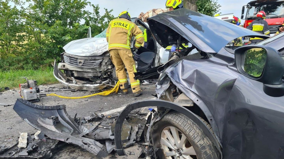 Groźny wypadek na drodze z Lewina Brzeskiego do Skorogoszczy [fot.Mario]