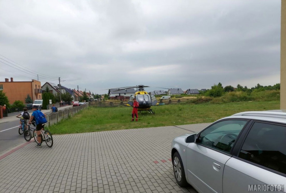 Potrącenie rowerzysty w Krapkowicach. Na miejsce przyleciał LPR [fot. Mario]