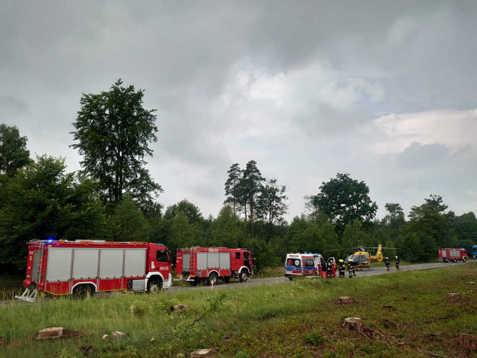Wypadek na trasie Kolonowskie-Zawadzkie [fot. Piotr Zdziechowski]