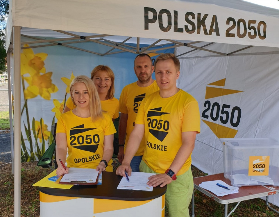 Przedstawiciele Ruchu Polska 2050 Szymona Hołowni spotkali się w Kędzierzynie-Koźlu [mat. Ruch Polska 2050 Opolskie]