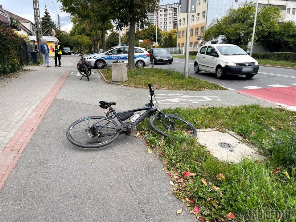 Potrącenie rowerzysty na Chabrów w Opolu [fot. Mario]
