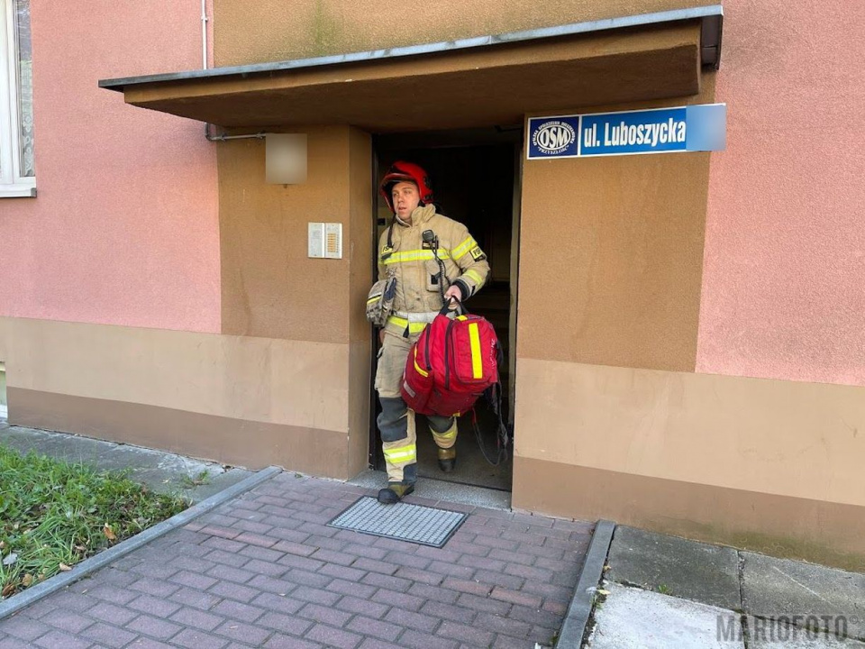 Śmigłowiec LPR wylądował na Luboszyckiej w Opolu. Niestety pacjent zmarł [fot. Mario]
