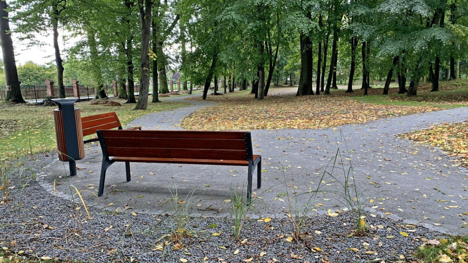 Zakończył się remont parku w otoczeniu Ośrodka Leczenia Odwykowego w Woskowicach Małych [fot. Daniel Klimczak]