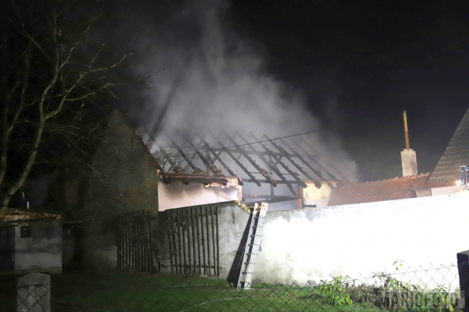 Pożar stodoły w Polskiej Nowej Wsi [fot. MARIO]