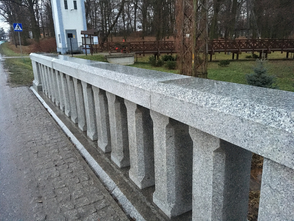 Odnowiony mostek w Chróścinie Opolskiej [fot.Maja Laksy]