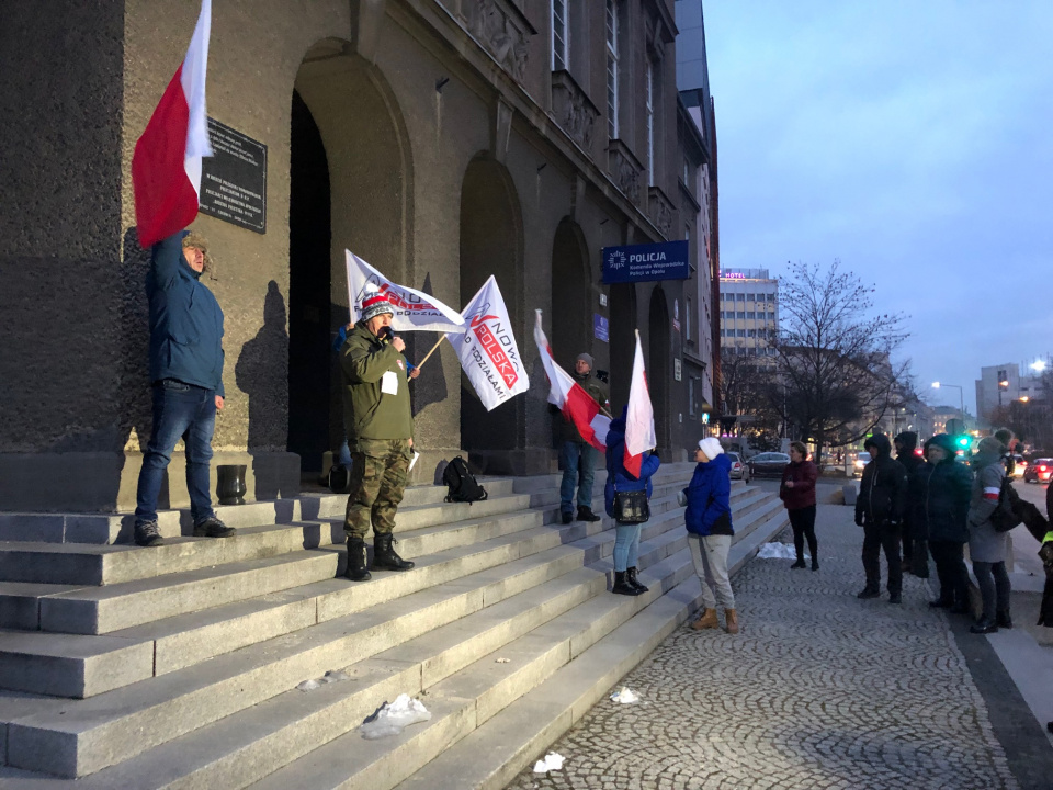 Protest pod KWP w Opolu [fot. M.Matuszkiewicz]