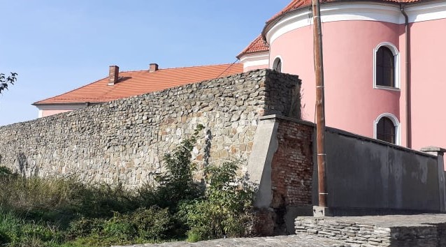 Część zabytkowych murów miejskich w Głubczycach przejdzie generalny remont
