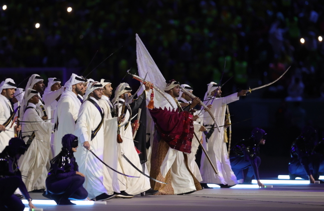 Ceremonia otwarcia przed grupowym meczem Mistrzostw Świata FIFA 2022 pomiędzy Katarem a Ekwadorem na stadionie Al Bayt w Al Khor, Katar [fot. PAP/EPA/Friedemann Vogel]