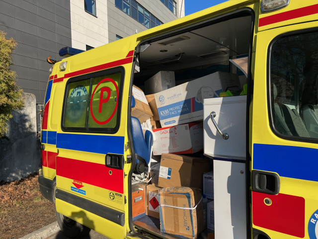 Opolskie wysyła dwa ambulansy do szpitala w Rohatyniu na Ukrainie. Są defibrylatory, respiratory, ssaki