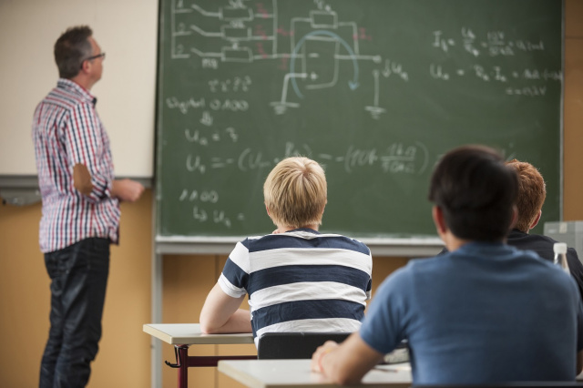 Nauczyciele z trzech opolskich szkół zarobią więcej