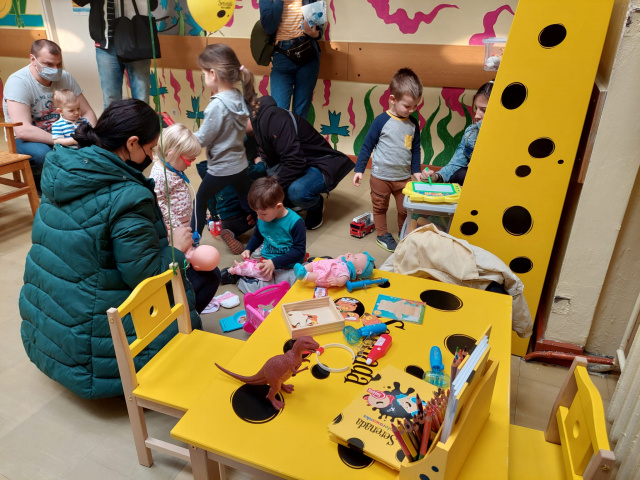 Nowy kącik zabaw w USK w Opolu umili małym pacjentom oczekiwanie na wizytę u lekarza