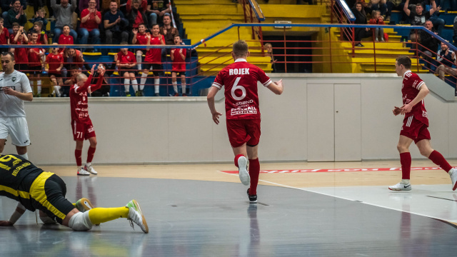 Futsal: Dreman o nadzieję, Gredar o spokój
