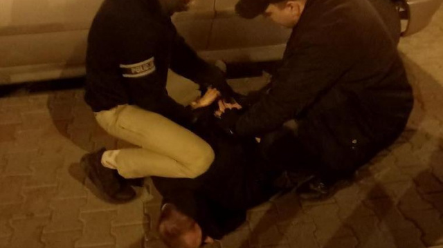 Oszukali seniorów metodą na policjanta na ok. 100 tysięcy złotych. Złapali ich już prawdziwi mundurowi [ZDJĘCIA, FILM]