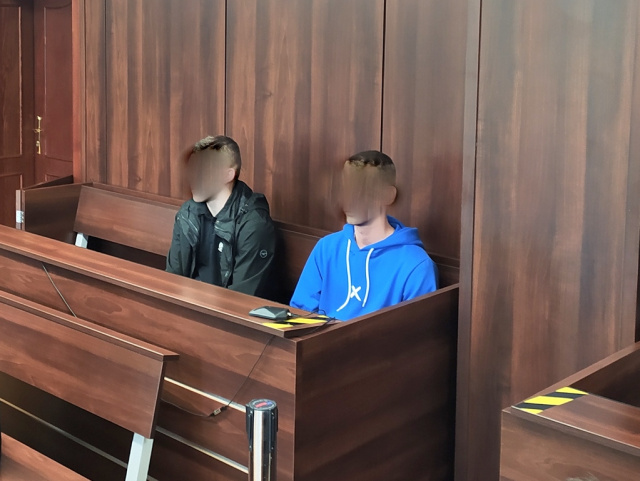 Ruszył proces ws. śmiertelnego pobicia w Skarbimierzu-Osiedlu. Na ławie oskarżonych czterech mężczyzn