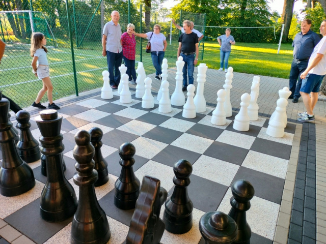 W Mochowie można pograć w szachy w plenerze