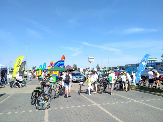 Upał nie zniechęcił rowerzystów do udziału w X Rajdzie Charytatywnym Turawa Park. Jest też wiele innych atrakcji