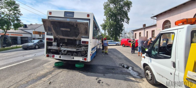 Na Popiełuszki w Opolu bus wjechał w autobus