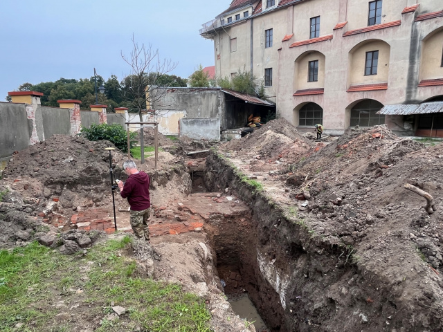 Trwają prace archeologiczne na terenie dawnego Gimnazjum Książęcego w Brzegu. To szansa na bliższe poznanie historii tego miejsca
