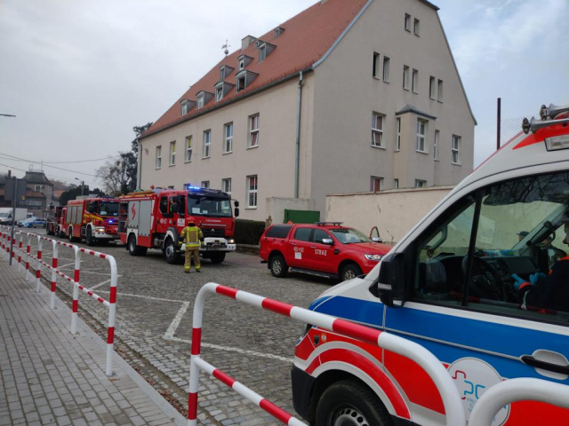 Pożar w szkole w Głogówku. Z budynku ewakuowano 60 osób