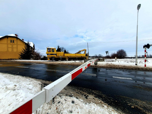 Zawieje śnieżne utrudniają ruch kolejowy na południu regionu
