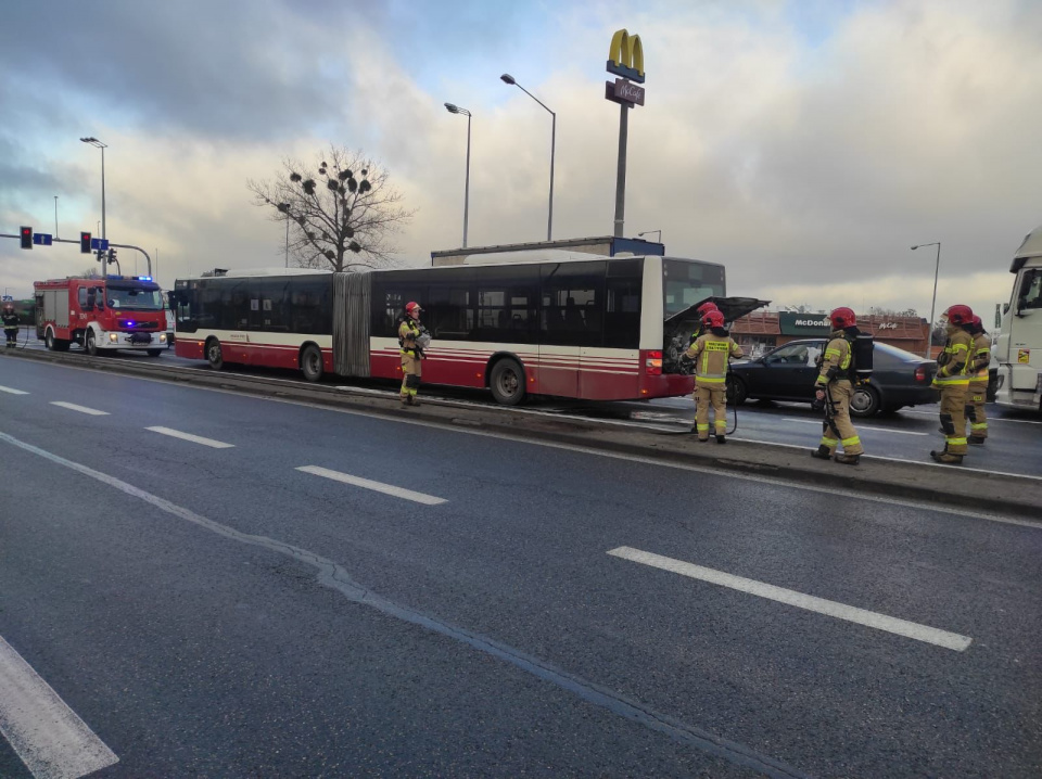 Na obwodnicy północnej Opola zapalił się autobus MZK [fot.MARIO]