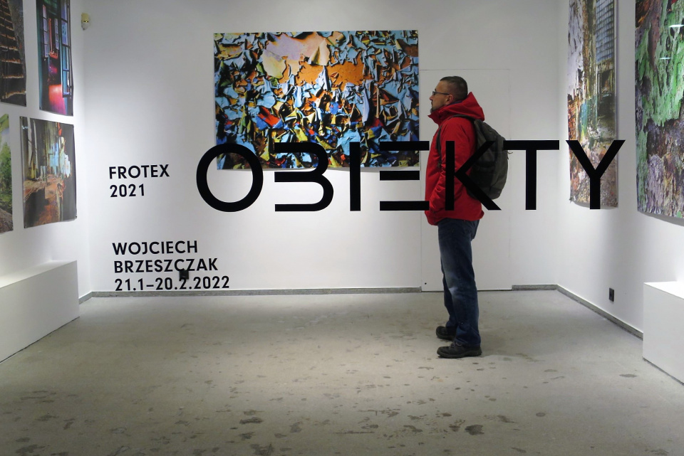 Wystawa "Obiekty" Wojciecha Brzeszczaka w Galerii Aneks w Opolu [fot. Mariusz Majeran]