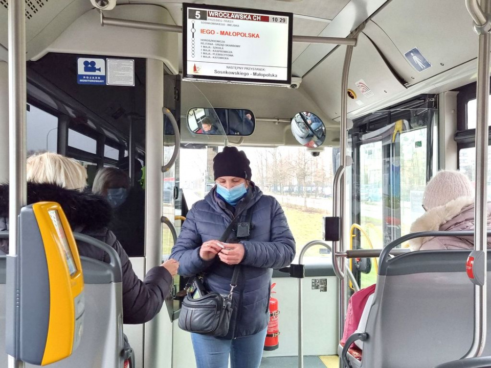 Akcja MZK Opole i policji w autobusach [fot. Ewelina Laxy]