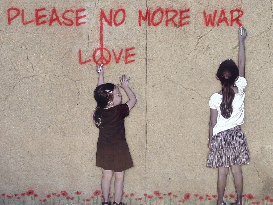 Jak walczyć ze strachem wywołanym przez wojnę i jak rozmawiać o niej z dziećmi [fot. pixabay.com]