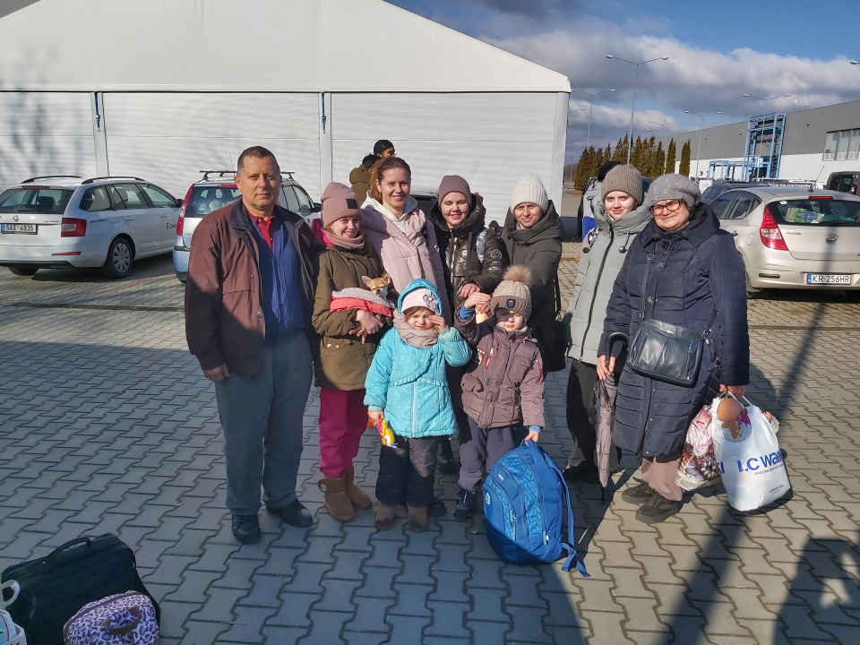 Wśród uchodźców uciekających przed wojną znalazła się również 9-osobowa rodzina Słobodeniuk, repatriantów z miejscowości Krzywy Róg [fot. archiwum miasta]