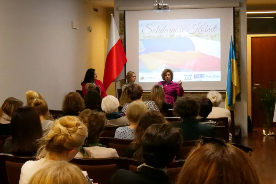 "Opolskie kobiety solidarne z kobietami z Ukrainy" [fot. Paula Hołubowicz]
