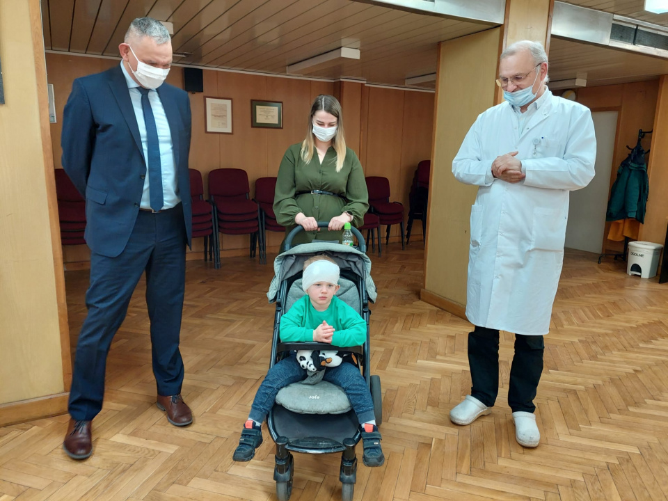 Pierwszy w regionie zabieg wszczepienia implantu ślimakowego wykonano w USK w Opolu. 3-letni pacjent ma się dobrze [fot. Katarzyna Doros]