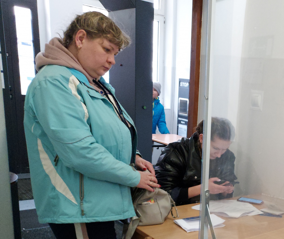 Ośrodek Pomocy Społecznej w Głuchołazach przyjmuje już wnioski Ukraińców o jednorazowe świadczenia pieniężne [zdj. Jan Poniatyszyn]
