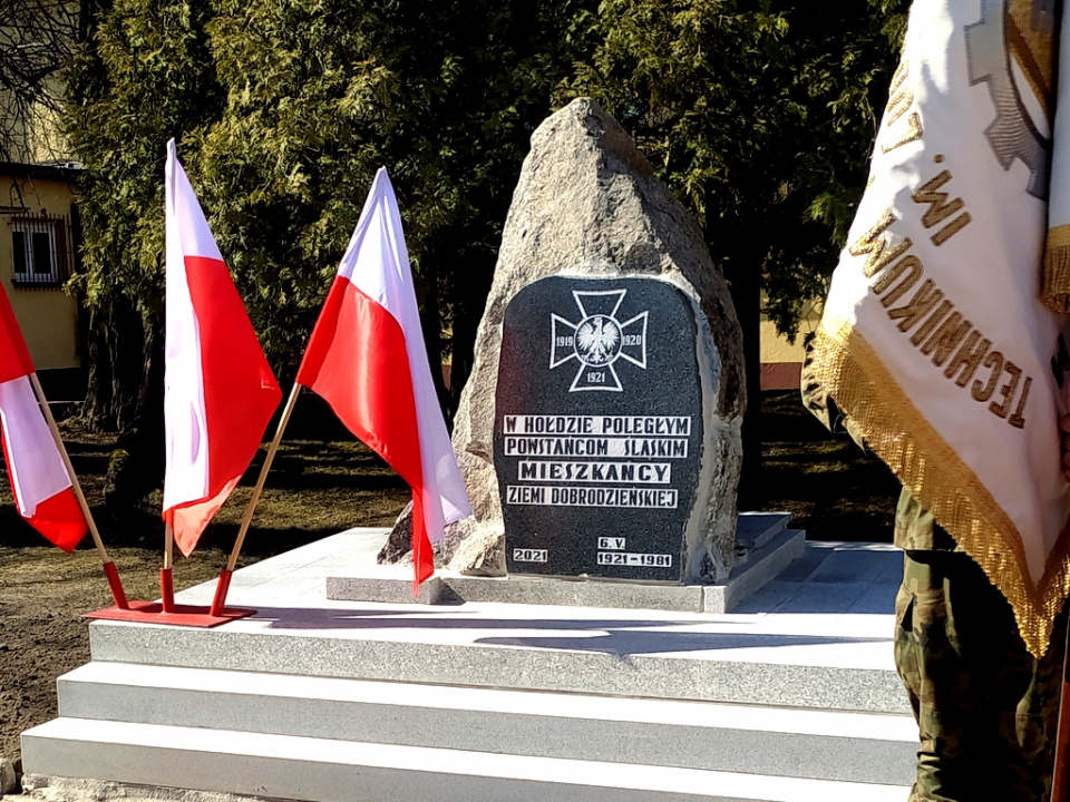 Odsłonięcie pomnika Powstańców Śląskich w Dobrodzieniu [fot. Witold Wośtak]