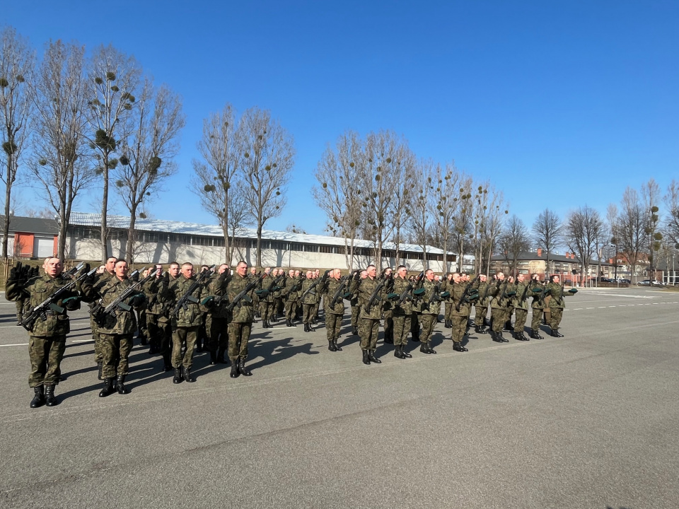 72 elewów złożyło dziś (26.03) przysięgę wojskową w 10. Opolskiej Brygadzie Logistycznej [fot.M.Matuszkiewicz]