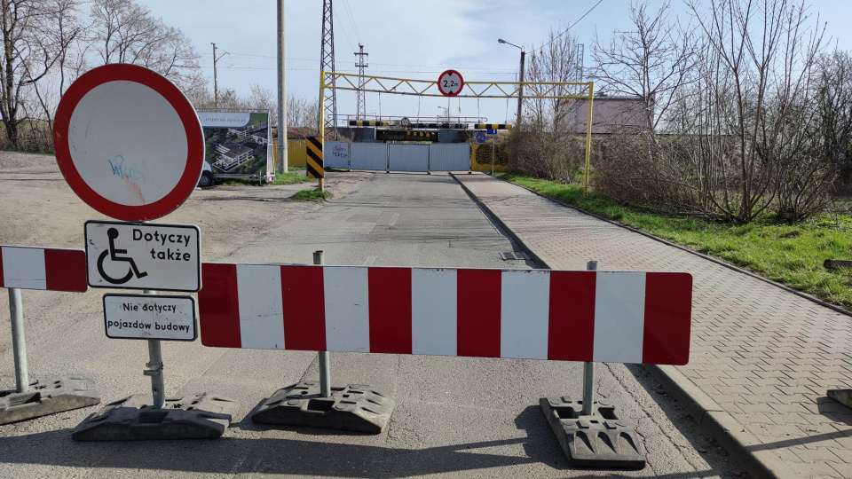 Ulica Krapkowicka w Opolu pod wiaduktem zamknięta [for. B. Kalisz]