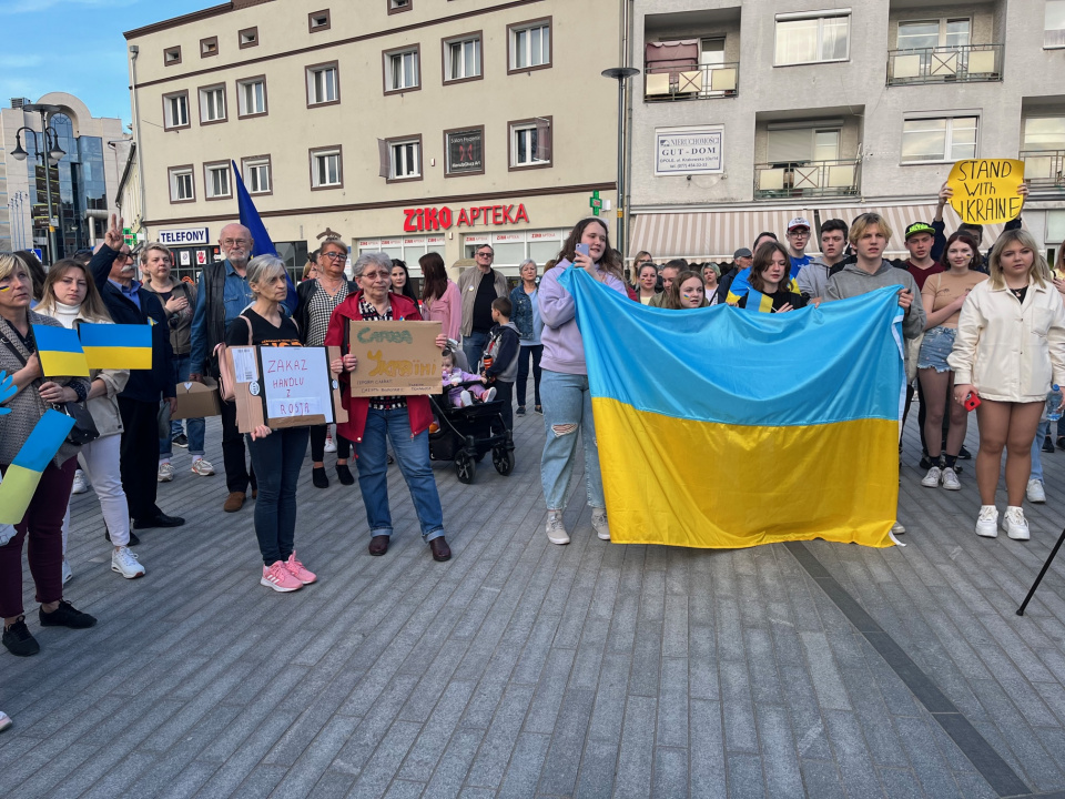 Ukraińscy obywatele razem z mieszkańcami Opola wyrazili swój sprzeciw wobec rosyjskiej agresji [fot.M.Matuszkiewicz]