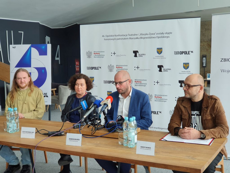 Konferencja prasowa z udziałem (od lewej): dr Patryka Keckiego, Elżbiety Wrontowskiej-Gmyz, Zbigniewa Kubalańcy i Norberta Rakowskiego
