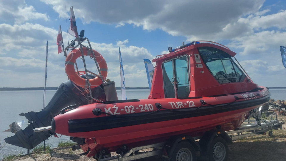 Nowa łódź w stanicy turawskiego WOPR [fot. Mariusz Chałupnik]